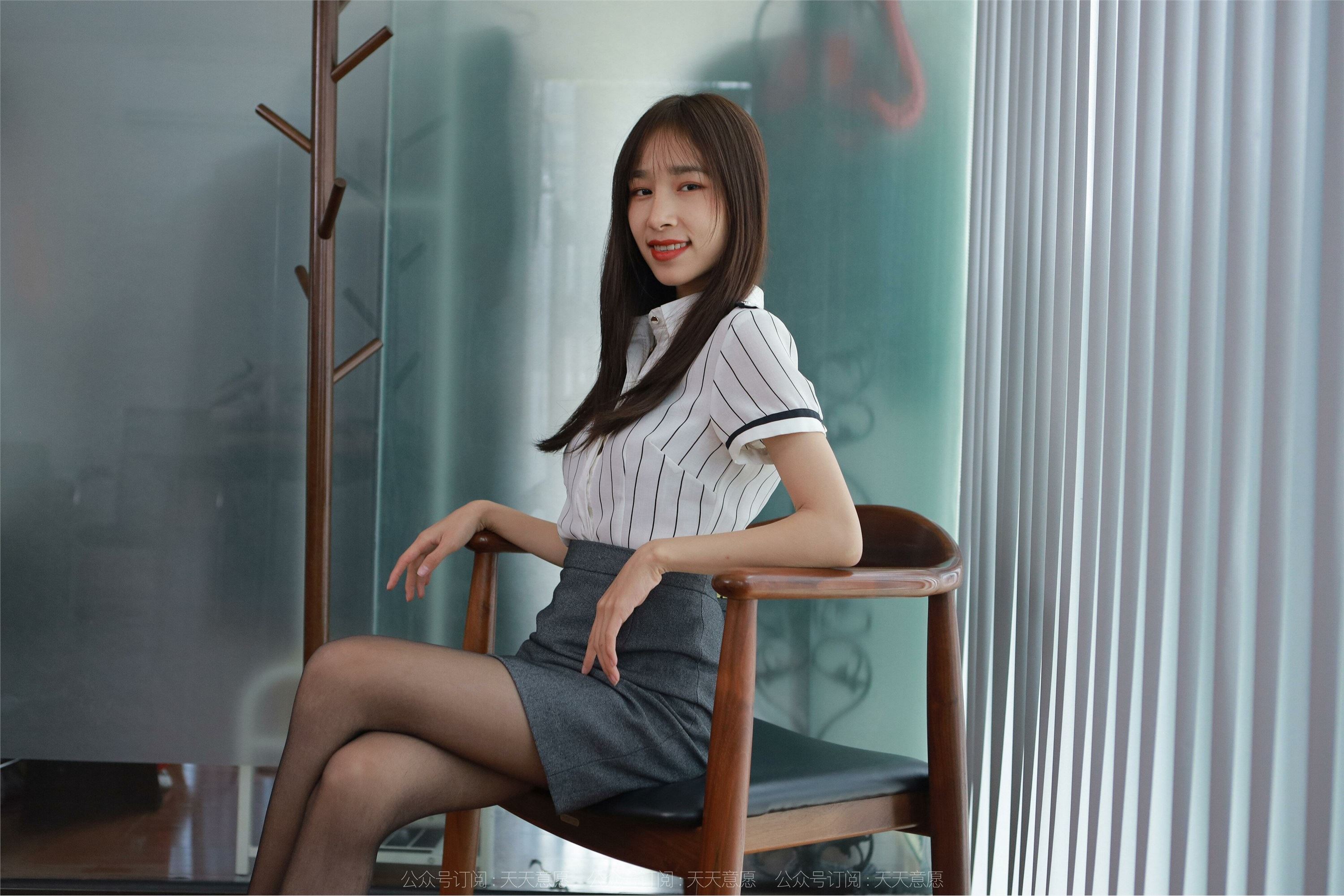 IESS异思趣向 2022.03.30 丝享家1044：美子《酒红色美甲》